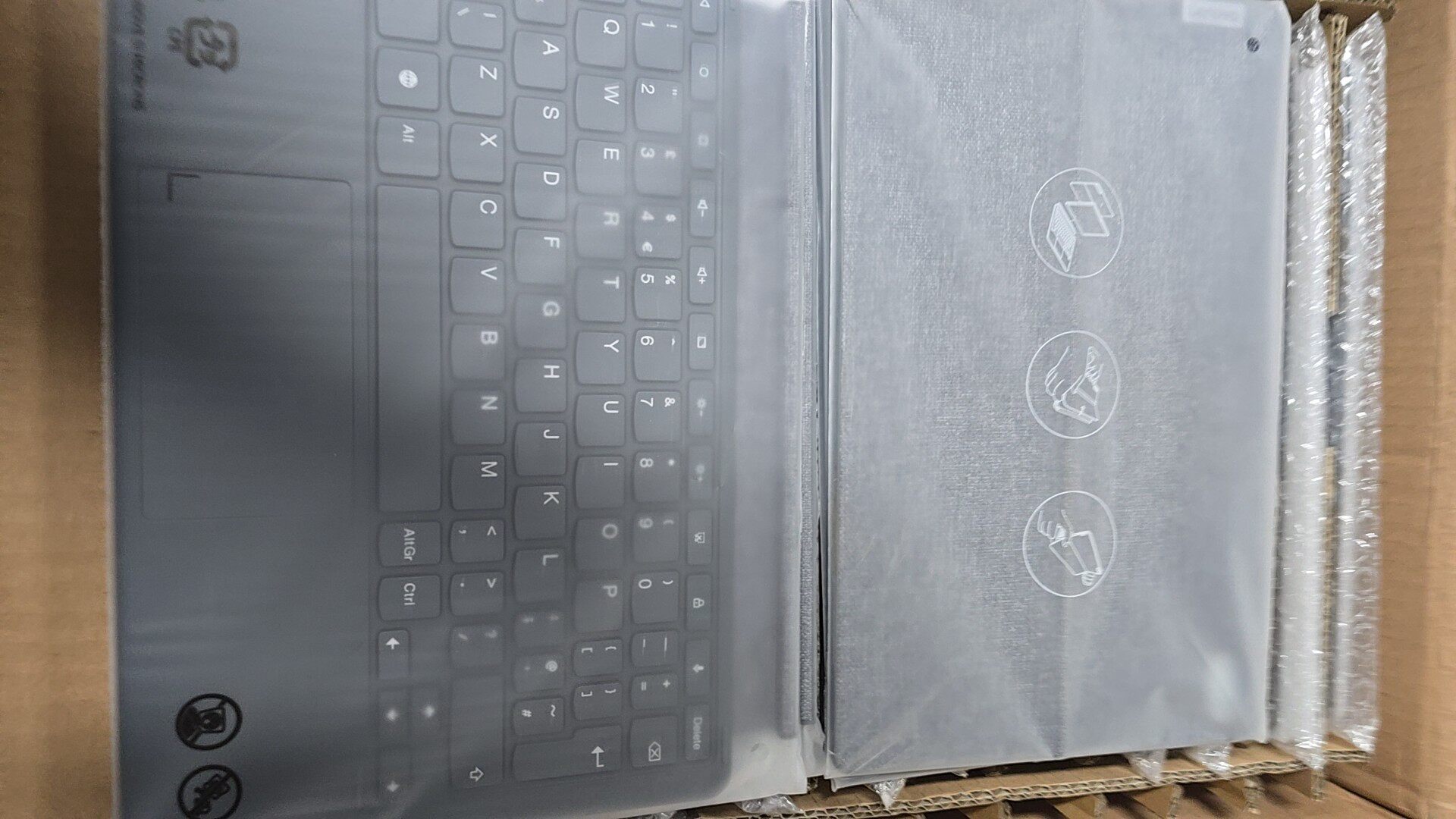 لوحة مفاتيح مغناطيسية وحافظة خ - مراجعة Lenovo Tablet Keyboard Accessories وسعره